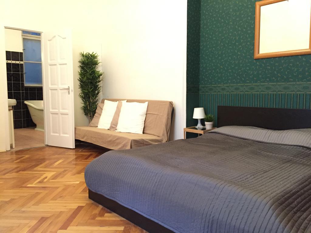 Budget Apartment By Hi5 - Vaci Street 44 Budapest Exterior photo